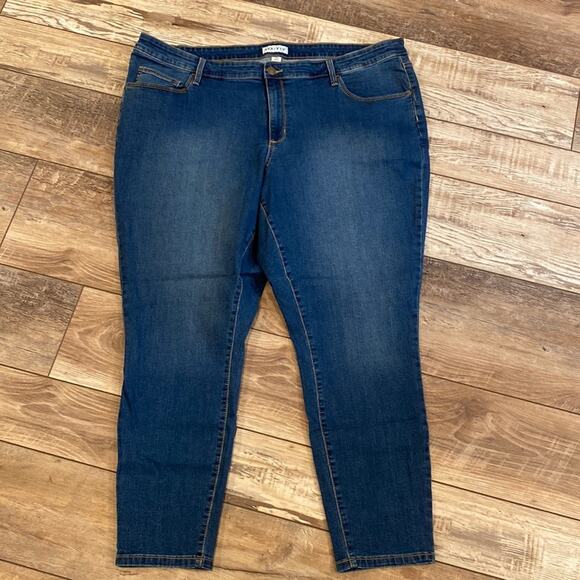 AVA & VIV Great Stretch Chic Medium Wash Skinny Jeans 24W - Picture 2 of 7